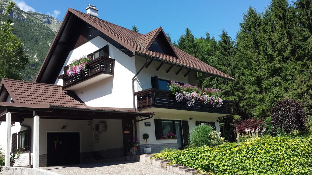 Homestay Ostan Bovec Eksteriør billede